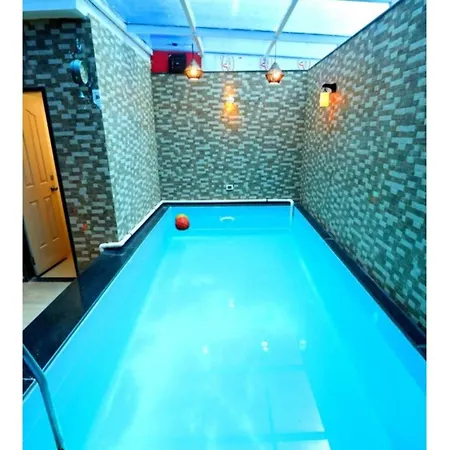 Luxurious 4 Bedroom Private Pool At Kandivali East, Villa