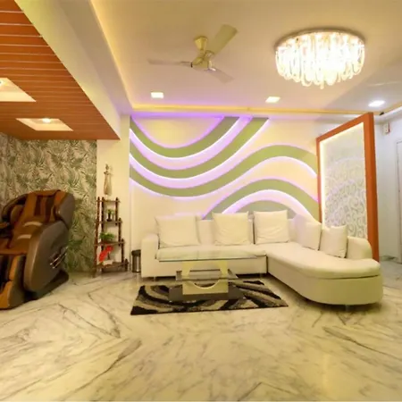 Luxurious 4 Bedroom Private Pool At Kandivali East, Villa Mumbai