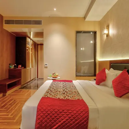 Hotel The Opulence