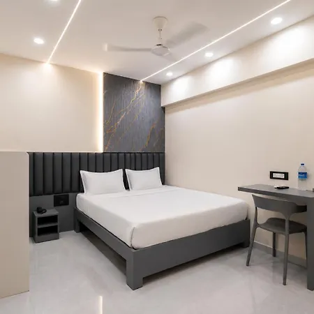 Hotel Bloom Residency 2*