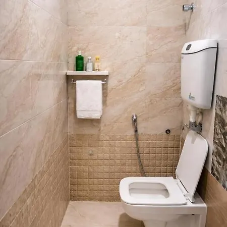 Gloww Star - Nr Csmt Railway Station & Hajj House - South Hotel