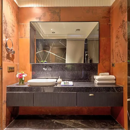 Hotel The Opulence