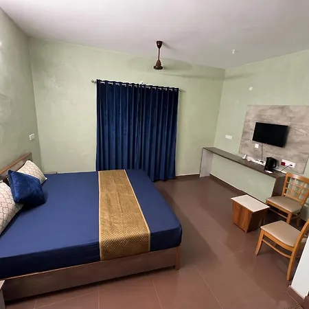 Fabhotels Amberwick 4*