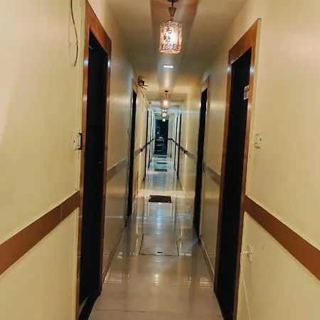Hotel Tri Mumbai