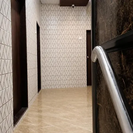 Hotel Royal Residency - Near Khar Station