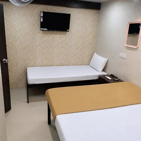 Royal Residency - Near Khar Station 2* Mumbai