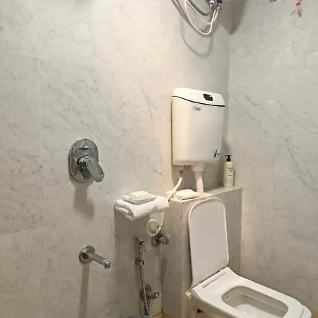 Hotel Gloww Star - Nr Csmt Railway Station & Hajj House - South