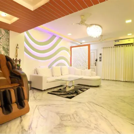 Luxurious 4 Bedroom Private Pool At Kandivali East,