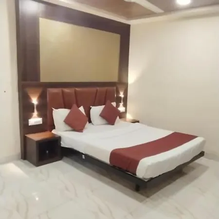 Hotel Tri 2*