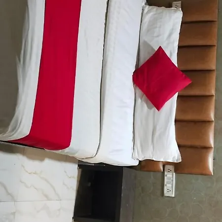 Hotel Tri 2*