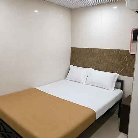 Royal Residency - Near Khar Station
