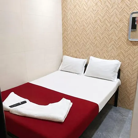 Royal Residency - Near Khar Station Hotel