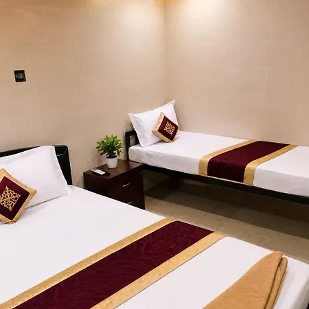 Royal Residency - Near Khar Station Hotel 2*