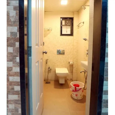 Luxurious 4 Bedroom Private Pool At Kandivali East, *