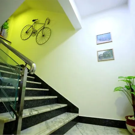 Villa Luxurious 4 Bedroom Private Pool At Kandivali East, *
