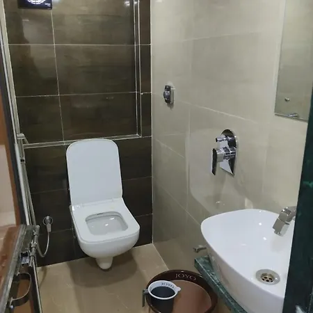 Restinn Sakinaka Hostel Mumbai