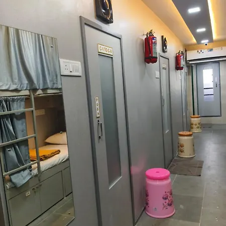 Restinn Sakinaka Hostel Mumbai