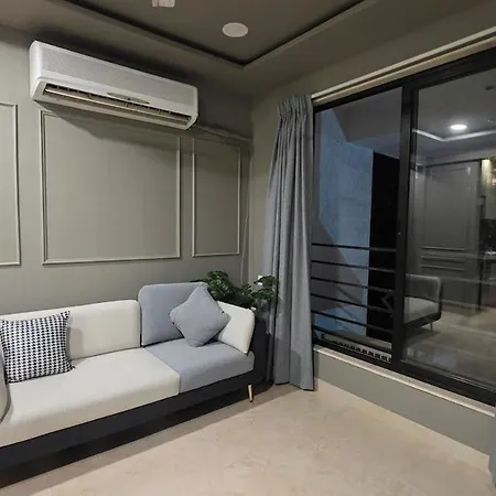 Fortune Crown 403- Premium Khar Apartment *