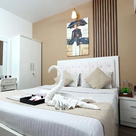 Spacious 1 Bhk For Business & Family Near International Airport Apartment