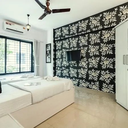 Spacious 3bhk Family Near Growels Mall Next To Western Express Highway Mumbai