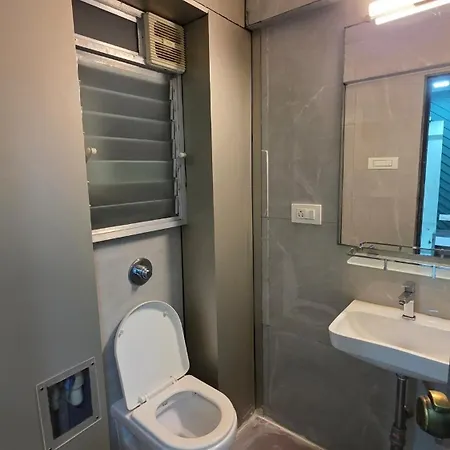Apartment 3 Bhk Sea Facing Spacious Apartment- Ocean 1402 *