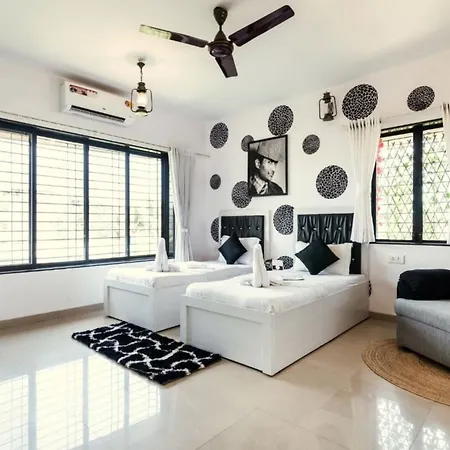 Spacious 3bhk Family Near Growels Mall Next To Western Express Highway *