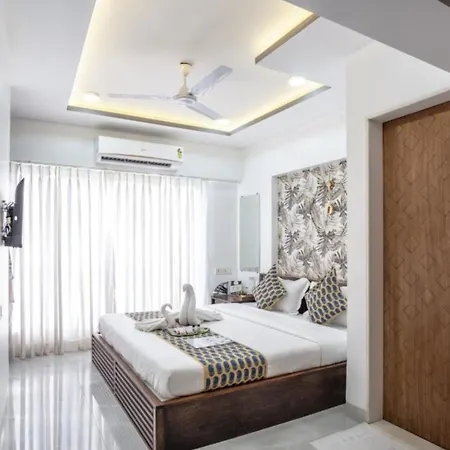 Private Rooftop 3br Near International Airport Andheri East Mumbai