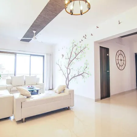 Luxury 3 Bedroom Near Airport For Working Professionals And Families Apartment *