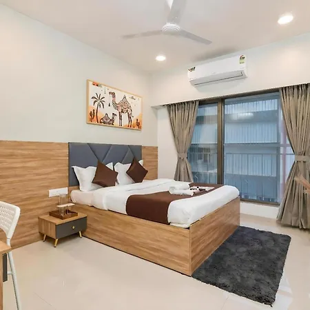 Spacious 3 Bedroom At Kalina, Santacruz East 5 Mins From Bandra Kurla Complex Apartment
