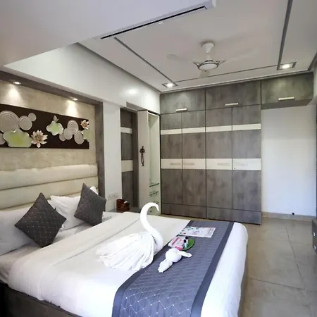 Embassy 2 Bedroom Near Bkc & Guru Nanak Hospital Bandra East * Mumbai