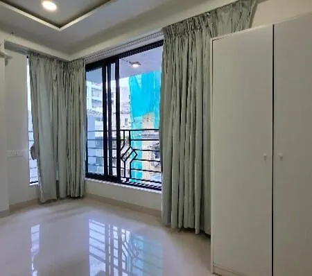 Fortune Crown 403- Premium Khar Mumbai