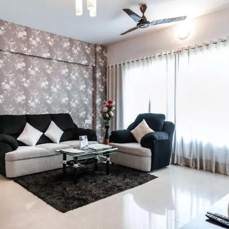 Spacious 3bhk Family Near Growels Mall Next To Western Express Highway Mumbai