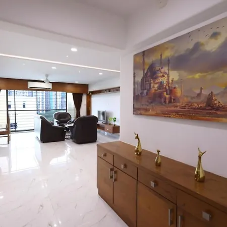 Premium 3br Near Bkc & Bandra East Apartment