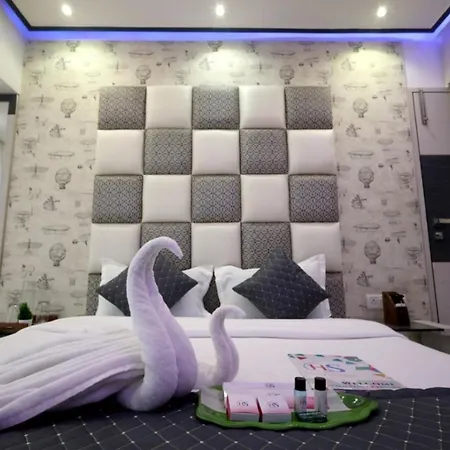 Embassy 2 Bedroom Near Bkc & Guru Nanak Hospital Bandra East Apartment *