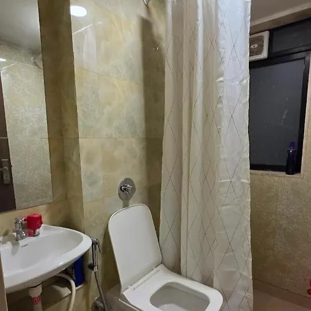 Apartment Fortune Crown 403- Premium Khar *