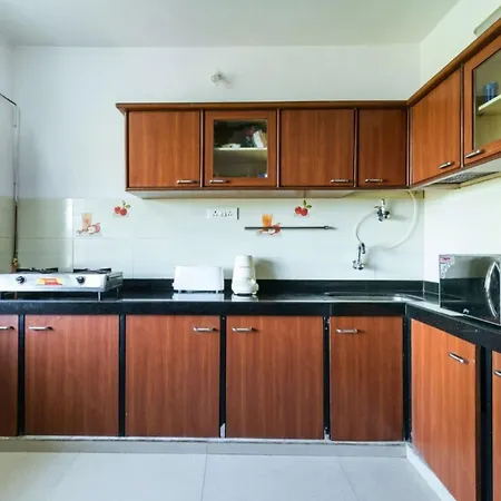 Spacious 3bhk Family Near Growels Mall Next To Western Express Highway Mumbai