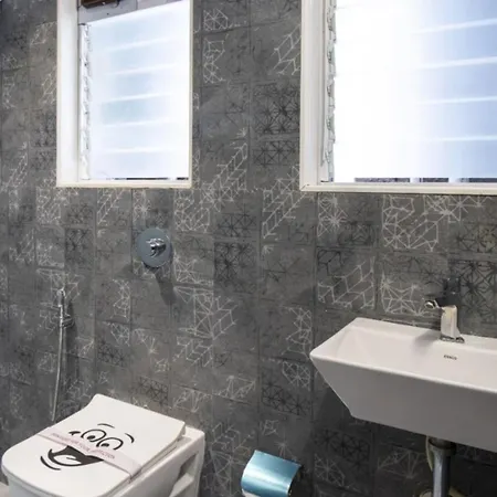 Apartment Private Rooftop 3br Near International Airport Andheri East *