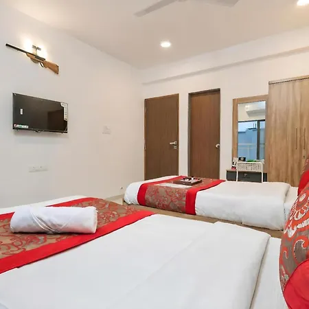 Spacious 3 Bedroom At Kalina, Santacruz East 5 Mins From Bandra Kurla Complex *
