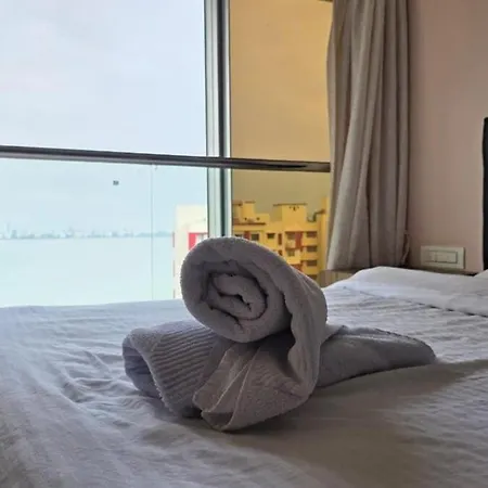 Apartment 3 Bhk Sea Facing Spacious Apartment- Ocean 1402