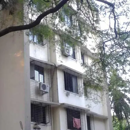 Spacious 3bhk Family Near Growels Mall Next To Western Express Highway *