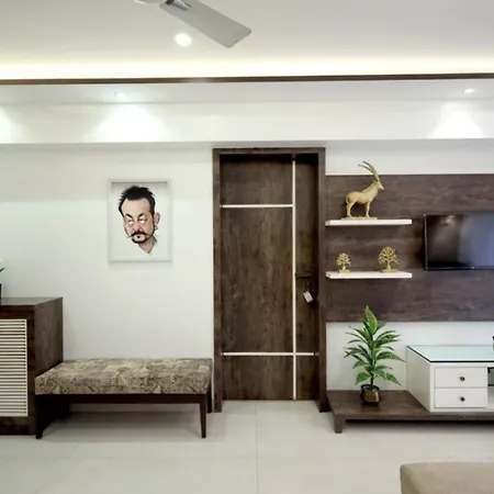 Embassy 2 Bedroom Near Bkc & Guru Nanak Hospital Bandra East Mumbai