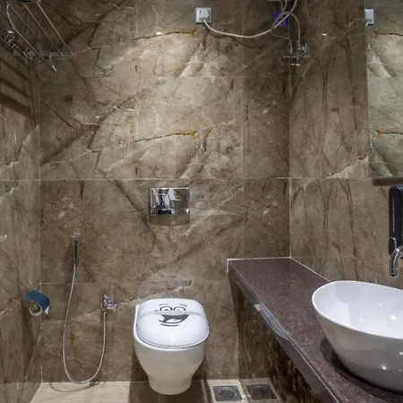 Private Rooftop 3br Near International Airport Andheri East Mumbai