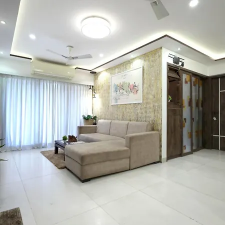 Embassy 2 Bedroom Near Bkc & Guru Nanak Hospital Bandra East Apartment *