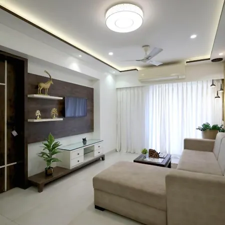 Apartment Embassy 2 Bedroom Near Bkc & Guru Nanak Hospital Bandra East *