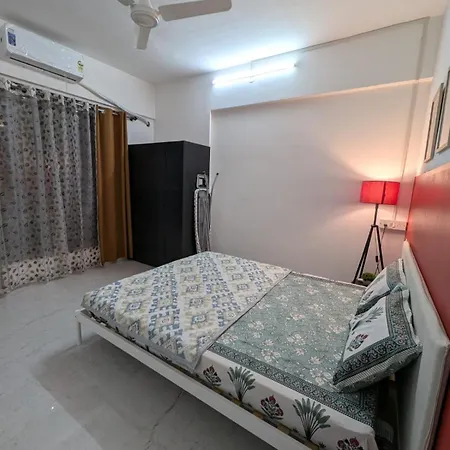 Peaceful & Spacious 2 Bhk Near Airport * Mumbai