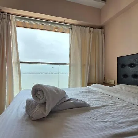 3 Bhk Sea Facing Spacious Apartment- Ocean 1402 * Mumbai
