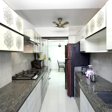 Embassy 2 Bedroom Near Bkc & Guru Nanak Hospital Bandra East * Mumbai