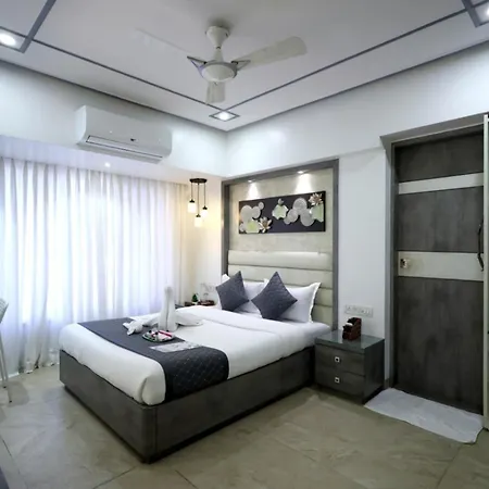 Embassy 2 Bedroom Near Bkc & Guru Nanak Hospital Bandra East Apartment Mumbai