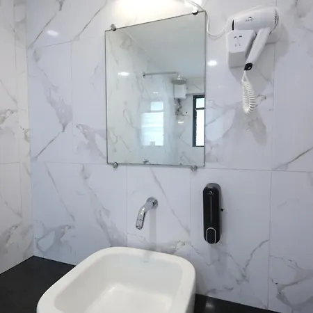 Premium 3br Near Bkc & Bandra East Apartment