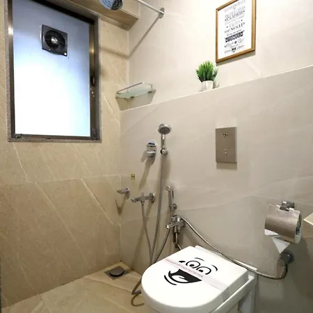 Embassy 2 Bedroom Near Bkc & Guru Nanak Hospital Bandra East